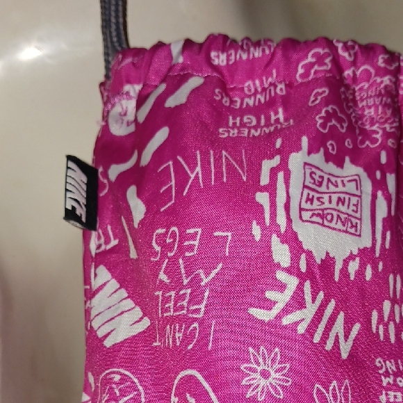 Nike Pink and White Fabric - Picture 3 of 6